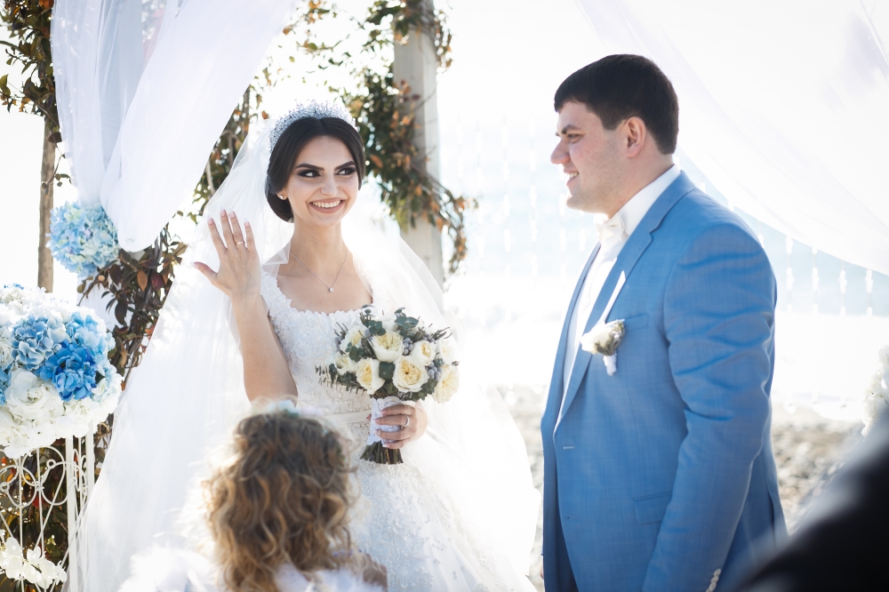 Свадьба цвета моря Артура и Мадлены.
Организатор и ведущая свадебной церемонии Наталия Третьякова.